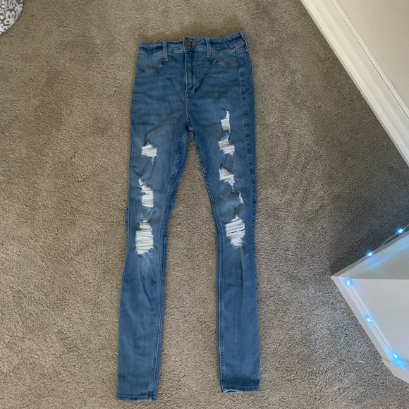 Hollister Curvy High-Rise Jeans - Picture 3 of 5